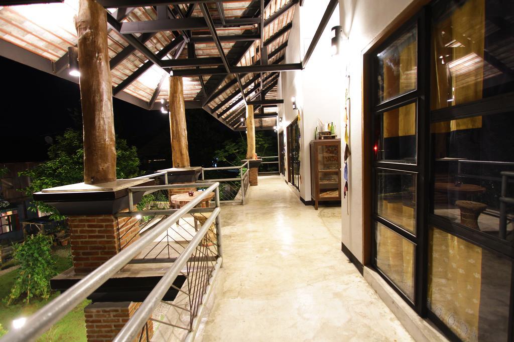 Hotel Above The Sea Maesariang Mae Sariang Exterior foto