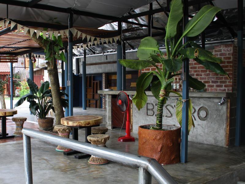Hotel Above The Sea Maesariang Mae Sariang Exterior foto