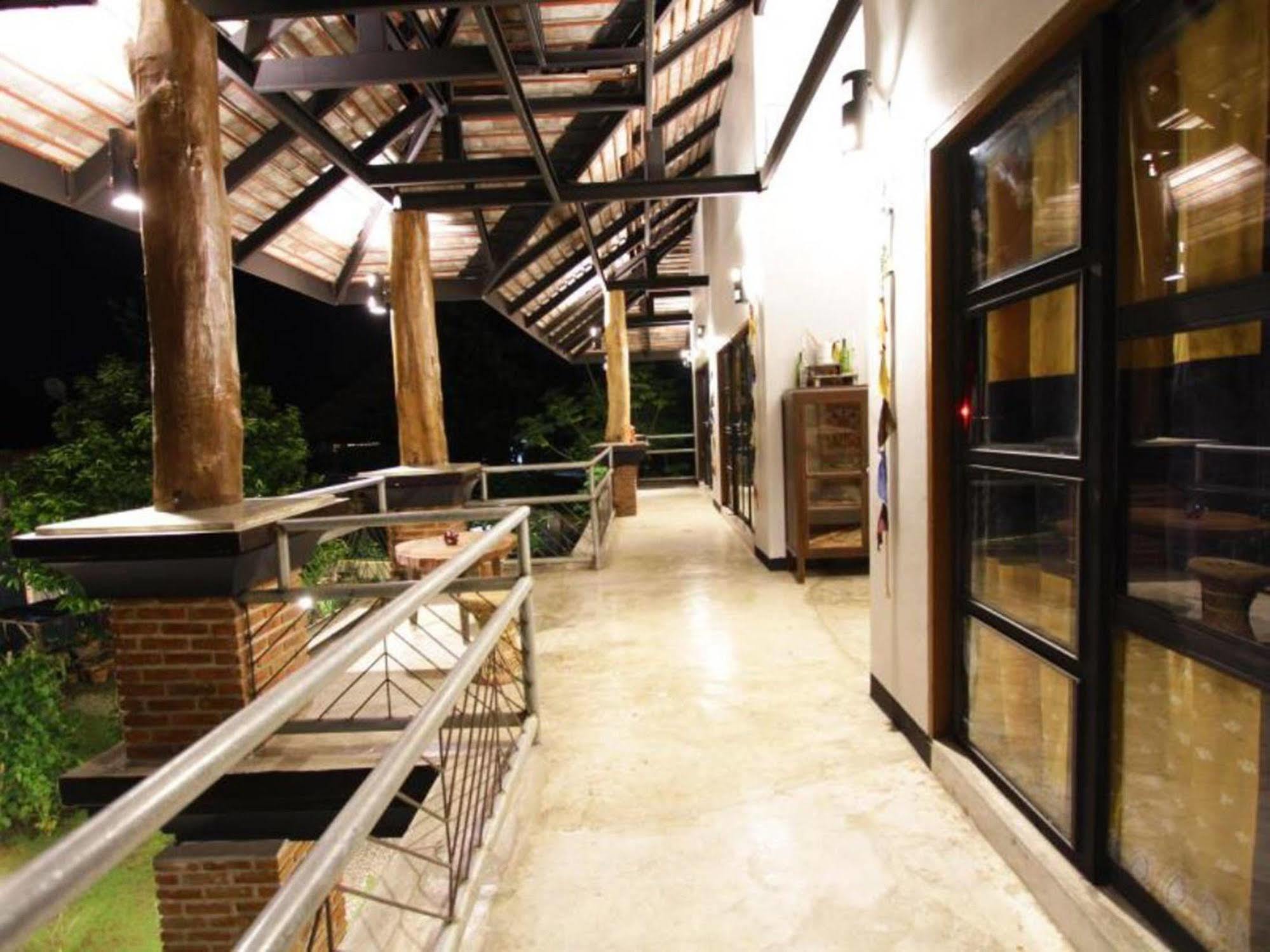 Hotel Above The Sea Maesariang Mae Sariang Exterior foto